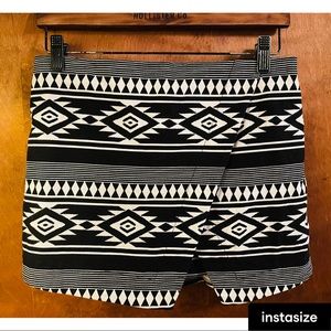 Hollister black and white skort